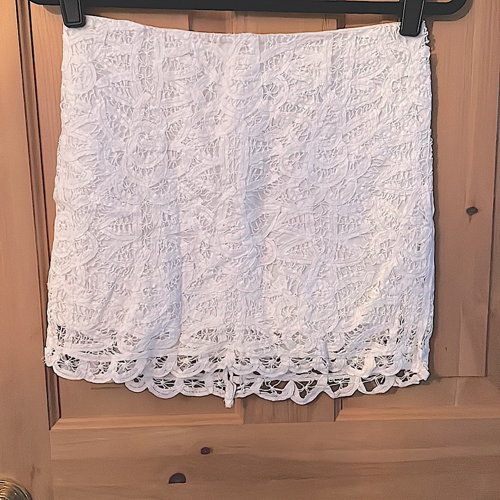 BB Dakota white cotton lace mini skirt, size 8